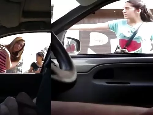 Blonda tatuata si br ...