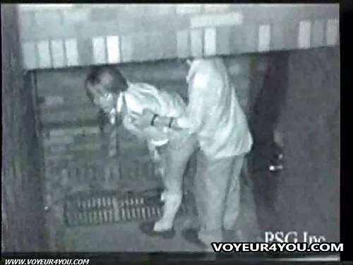 MILF cu părul roșu î ...