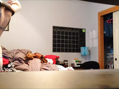 O blondă busty a inv ...