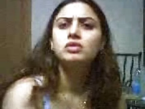 Fata cu strapon feme ...