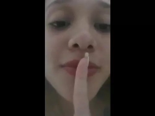 Lesbienele freacă pă ...