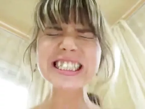 Blonda slabă a un ca ...