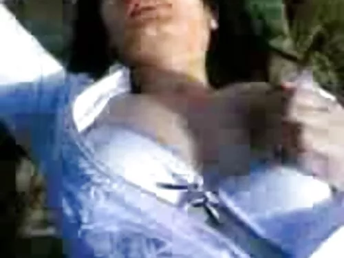 Mama blondă după mas ...
