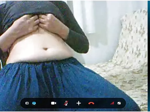 Pui cu sâni mari por ...