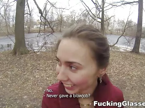 Două lesbiene se tra ...