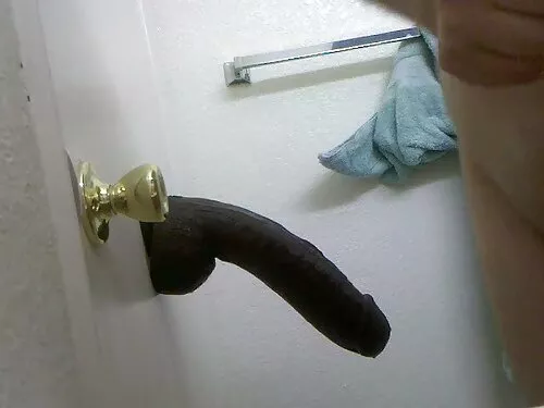 Bruneta cu sâni negr ...