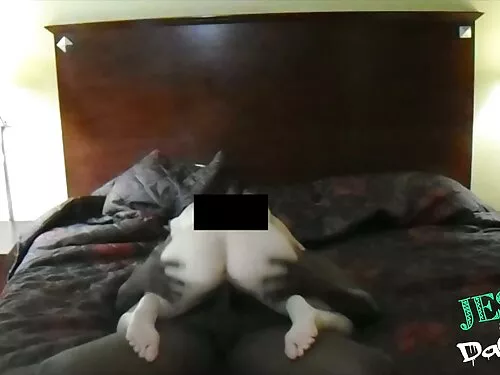 Tipul este angajat î ...